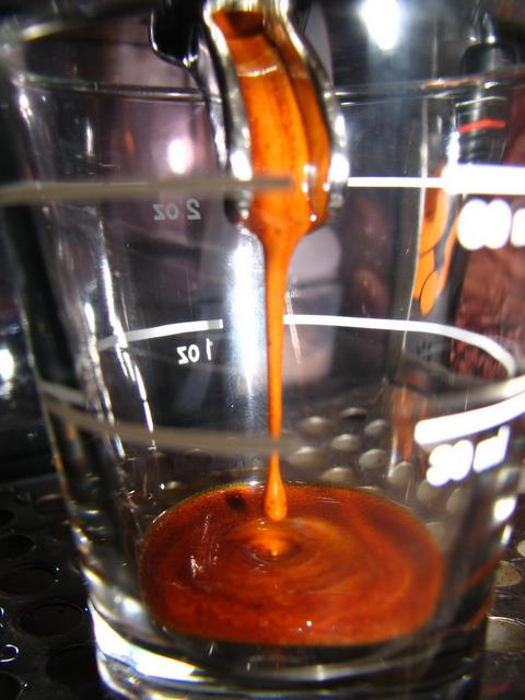 kapuczíner velencei kávé szemes kávé teszt shot csapolás