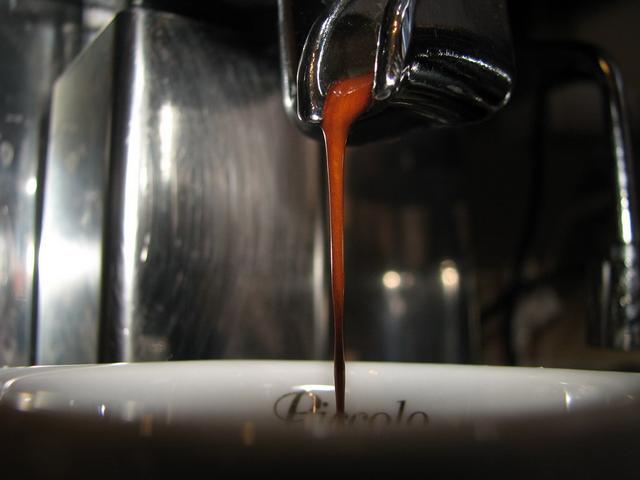 lucaffé exquisit szemes kávé teszt kifolyás