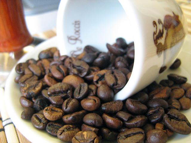 de roccis quality rossa szemes kávé teszt kávébabok