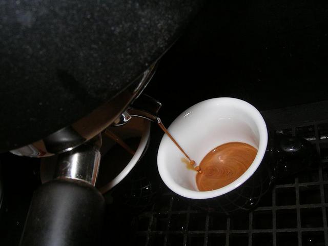 tonino lamborghini nero espresso kávéteszt csapolás