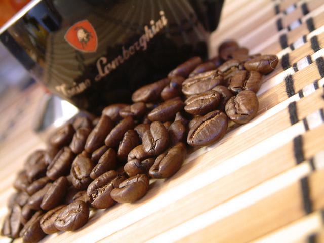tonino lamborghini nero espresso kávéteszt kávébabok