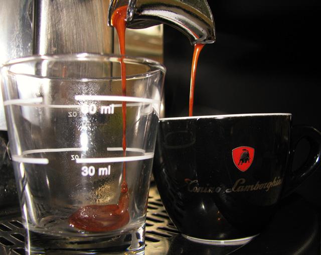 tonino lamborghini nero espresso kávéteszt kifolyás