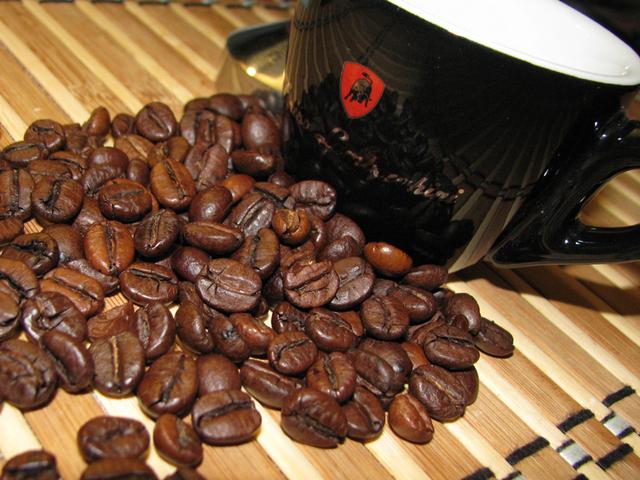 tonino lamborghini miscela red szemeskávé teszt kávébabok