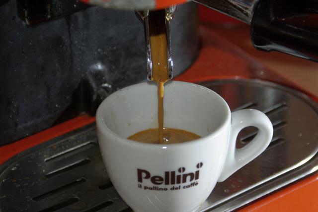 pellini espresso casa szemeskávé teszt csapolás