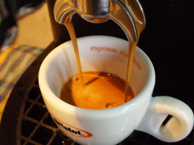 bristot espresso szemeskávé teszt csapolás