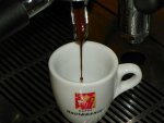 Caffé MATTIONI Rosso Professional szemeskávé teszt kifolyás